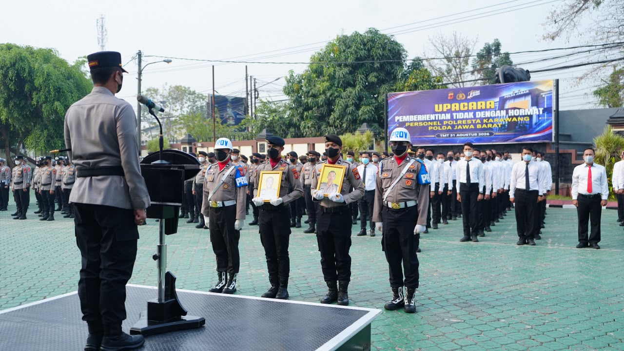 ​Polresta Karawang Bersih-Bersih, 2 Personel Diberhentikan Tidak dengan Hormat