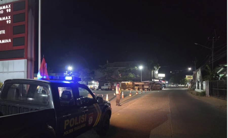 Pastikan Malam Aman Personil Polsek Intensif Patroli Monitor Jalan Pangkalan Loji Cegah Pekat di SPBU Munjul