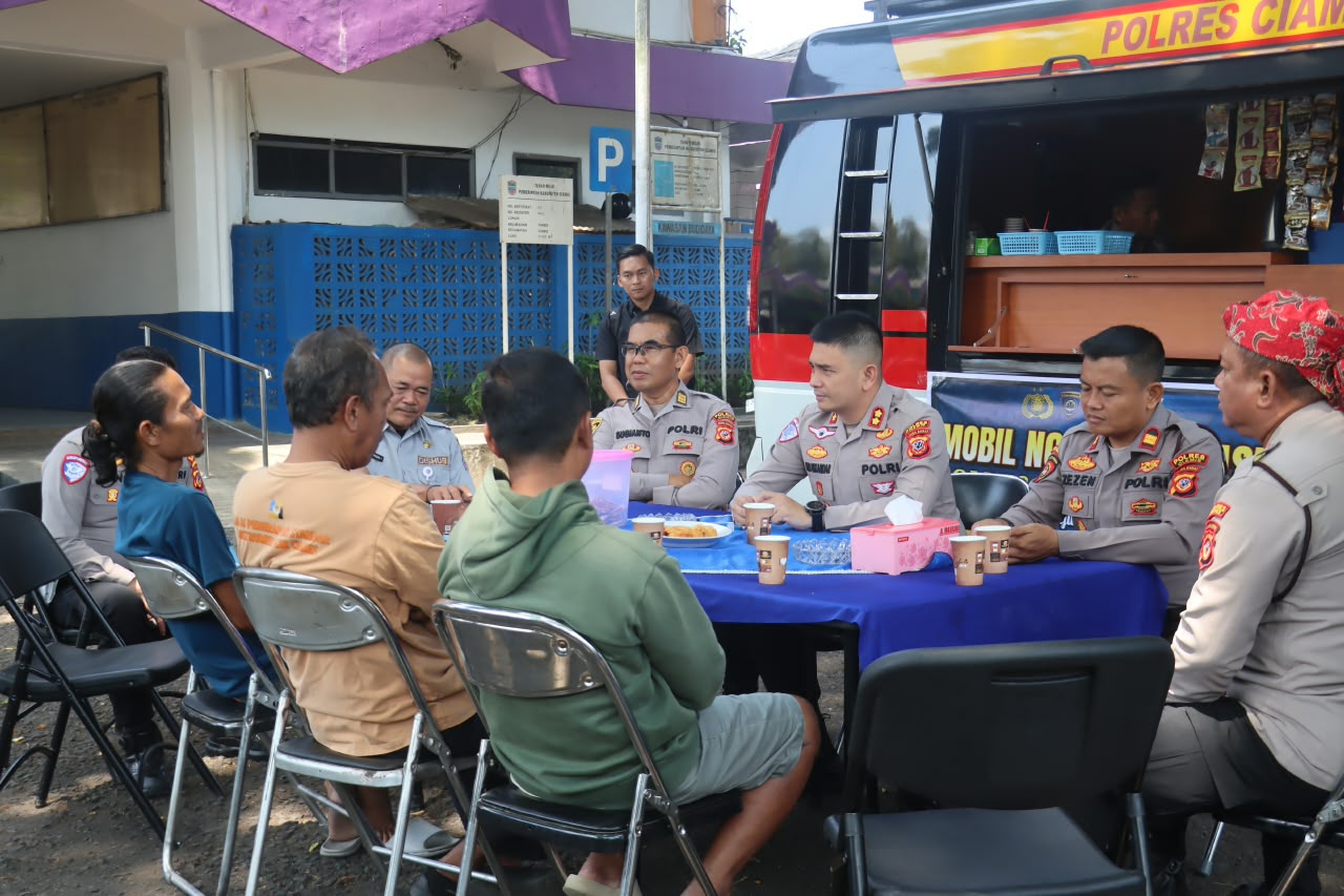 Ngopi Bareng di Terminal Ciamis, Kapolres Ciamis Serap Aspirasi Masyarakat