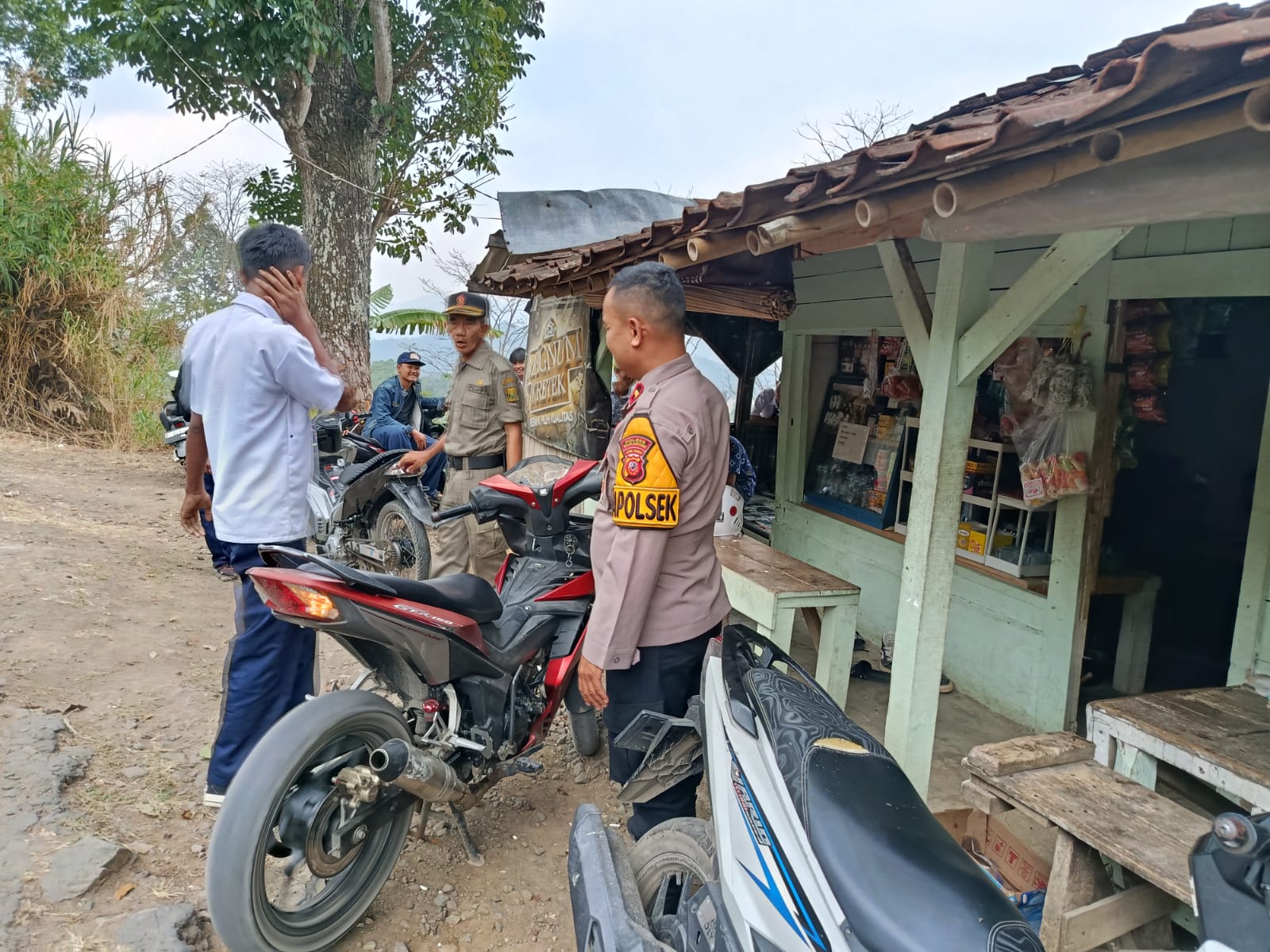 Tegas ! Polsek Gegerbitung Sikat Habis Knalpot Brong dan Siswa Bolos