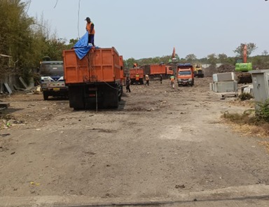 Dinas LH DKI Jakarta Diduga Timbun Sampah di Lokasi Pemeliharaan Alat Berat Nagrak