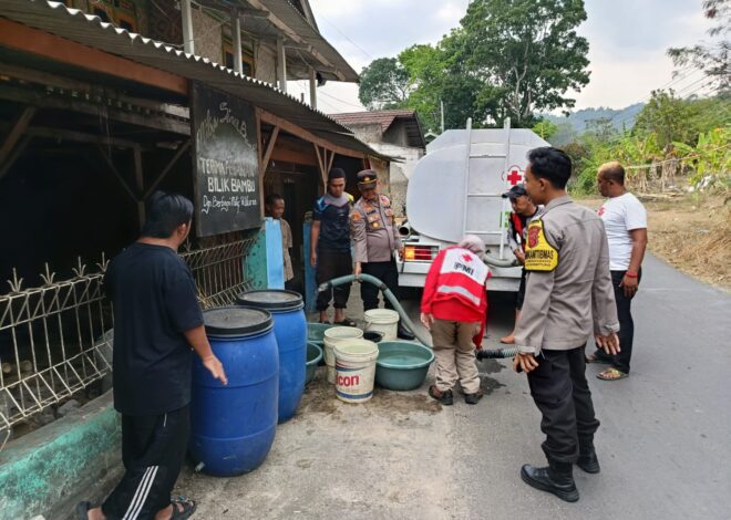 Polsek Gegerbitung Respons Cepat Laporan 110, Salurkan 15.000 Liter Air Bersih Kepada Warga