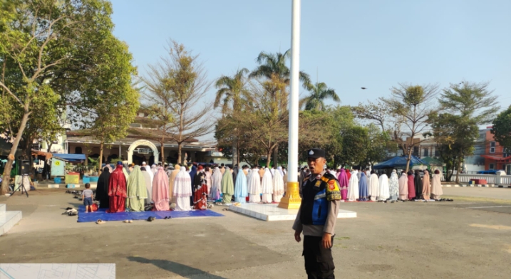Personel Polsek Klari Lakukan Pengamanan Pelaksanaan Salat Istisqa