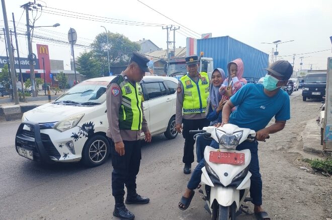 Personil Polsek Klari Teguran Secara Humanis Saat Gelar Razia Kendaraan Yang Melanggar