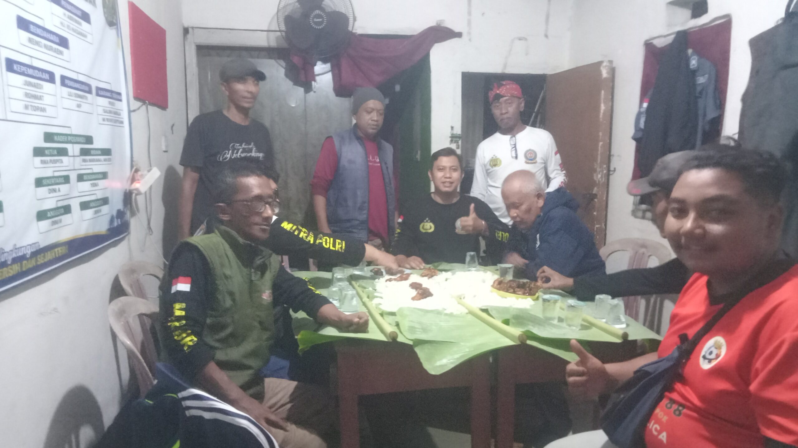 Pererat Silaturahmi Darat dan Udara, Satkom Pokdar Kamtibmas Bhayangkara Family Depok Kunjungi RW 08 Cibadak